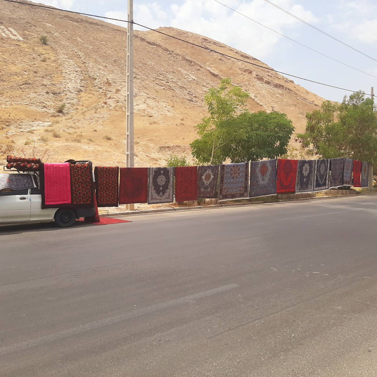 قالیچه و کناره دشک و بالشت